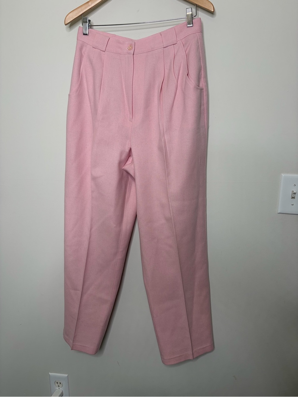 Savanna size 12 100% pure new wool in baby pink. Vintage trousers. Work barbie.